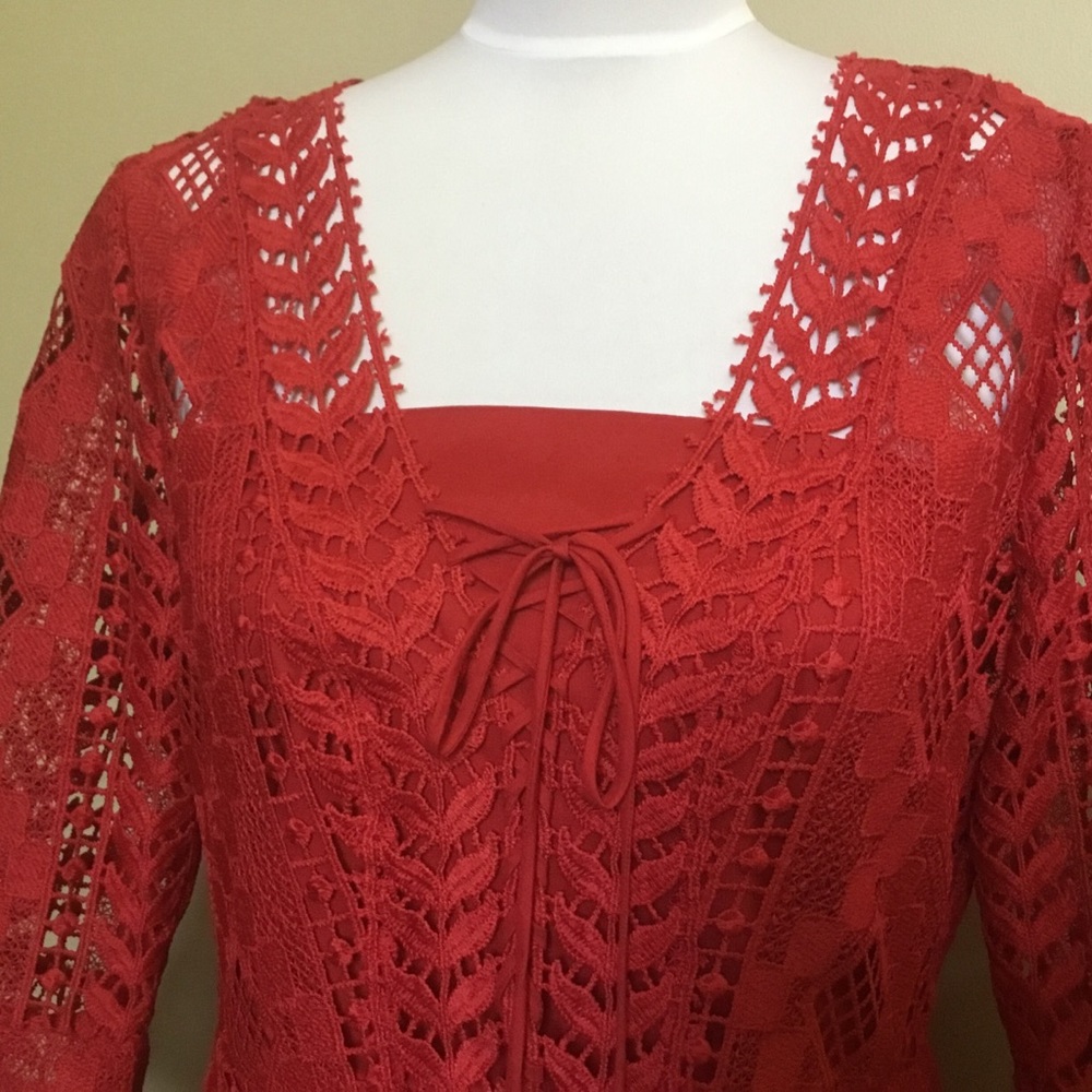 NWT $139 GIANNI BINI red lace flare sleeve dress 6 - Picture 3 of 8